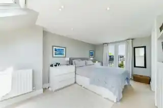 76 Carlton Park Avenue, photo 4