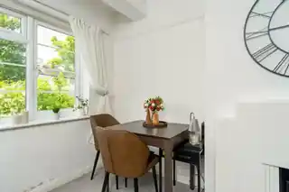 76 Cavendish Avenue, photo 4