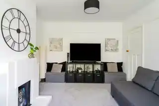 76 Cavendish Avenue, photo 3