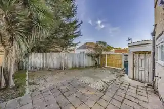 76 Crispen Road, photo 4