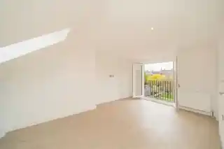76 Halliwick Road, photo 4