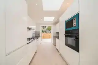 76 Halliwick Road, photo 2
