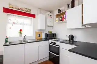 76 Oldfields Road, photo 3