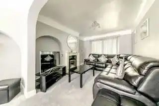 76 Tavistock Crescent, photo 2
