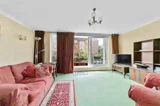 76 The Avenue, photo 2