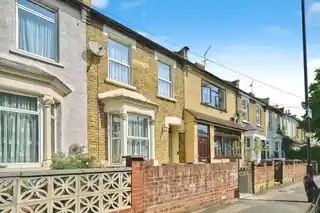76 Thorpe Road, photo 2