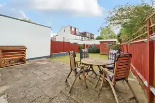 76 Toynbee Road, photo 4