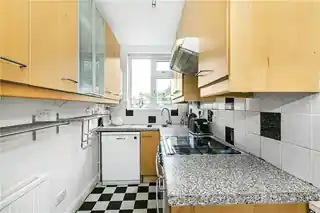 760 Hanworth Road, photo 4