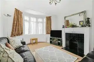 760 Hanworth Road, photo 2