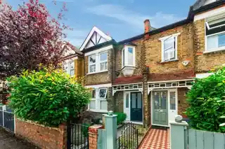 77 Carlton Park Avenue, photo 2