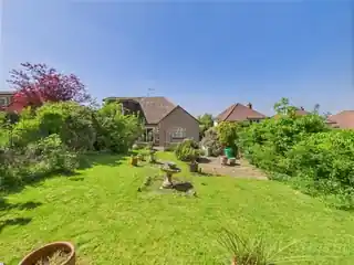 77 Church Way, photo 2