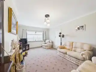 77 Church Way, photo 3
