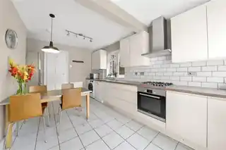 77 Coppermill Lane, photo 4