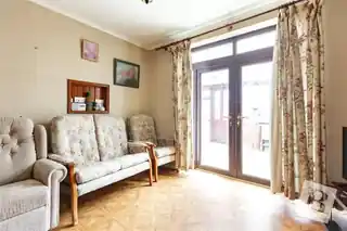 77 Granton Avenue, photo 3