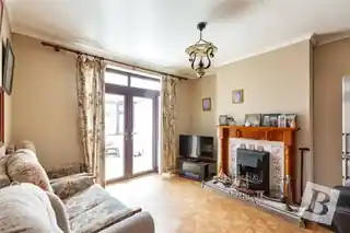77 Granton Avenue, photo 2