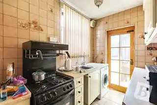 77 Granton Avenue, photo 4