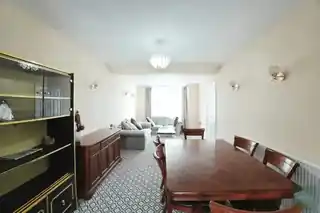 77 Gresham Drive, photo 2