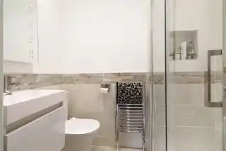 77 Heron Hill, photo 3