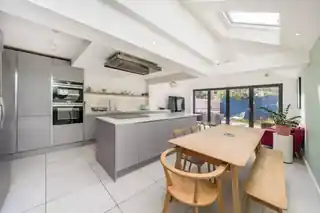 77 Mandrake Road, photo 4