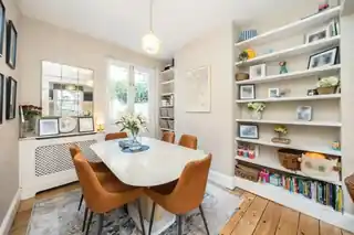 77 Tyneham Road, photo 3