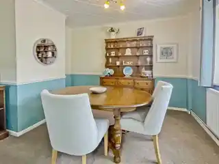77 Violet Avenue, photo 4