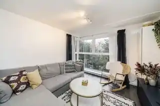 78 Garrick Close, photo 3