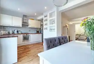 78 Laburnum Avenue, photo 3