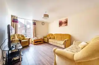 78 Langdale Close, photo 3