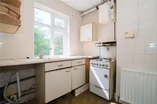 78 Latchmere Road, photo 4
