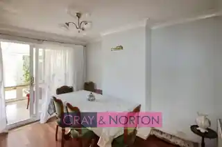 78 Ockley Road, photo 3