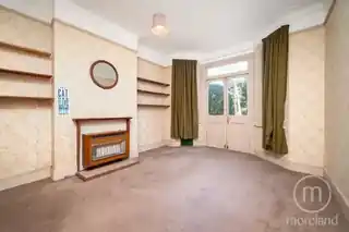 78 Sunningfields Road, photo 4