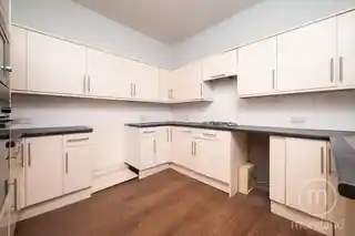 78 Sunningfields Road, photo 3