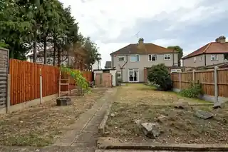 78 Upper Rainham Road, photo 3