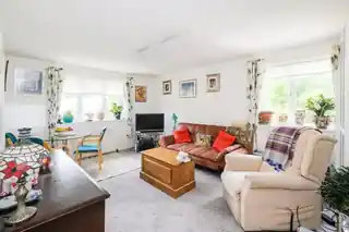 79 Avenue Road, photo 2