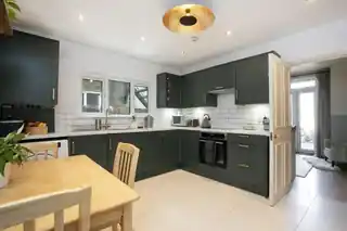 79 Bavent Road, photo 4