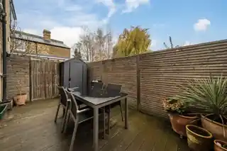 79 Cambray Road, photo 3