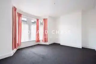 79 Castleton Road, photo 4