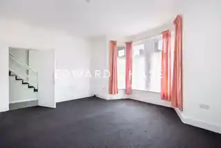79 Castleton Road, photo 3