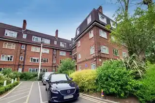 79, Danes Court, North End Road, photo 3