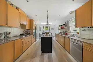 79 Hillfield Avenue, photo 4