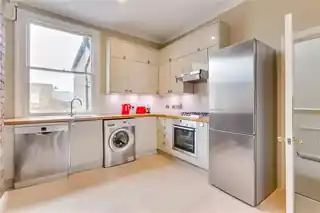 79 Kelmscott Road, photo 2