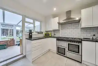 79 Love Lane, photo 2