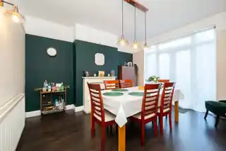 79 Priory Crescent, photo 4