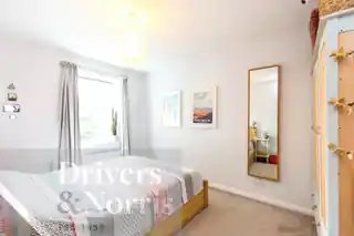 79 Weavers Way, photo 4