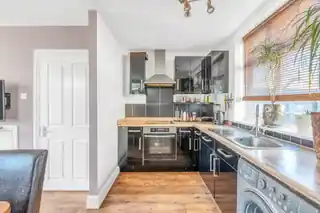 7A Hawthorn Gardens, photo 3