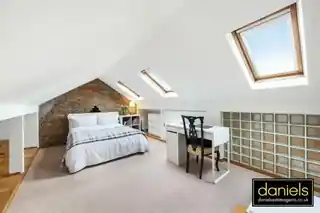 7A Spezia Road, photo 2
