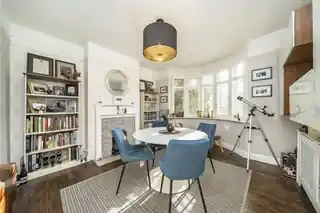 8 Abergeldie Road, photo 4