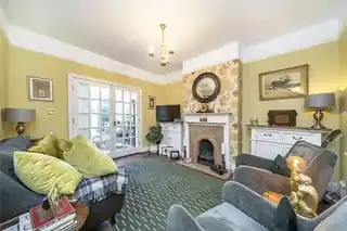 8 Abergeldie Road, photo 2