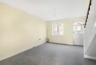 8 Aldrich Gardens, photo 2