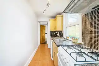 8 Alexandra Road, photo 3